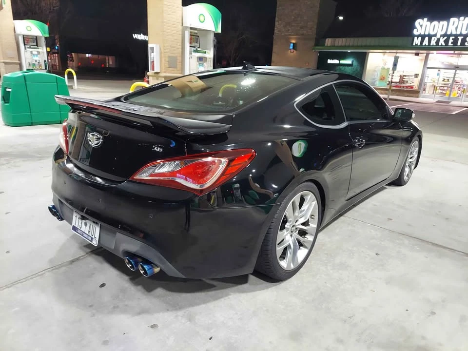 2016 Hyundai Genesis Coupe - Image 8 of 19