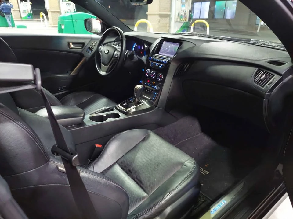 2016 Hyundai Genesis Coupe - Image 11 of 19
