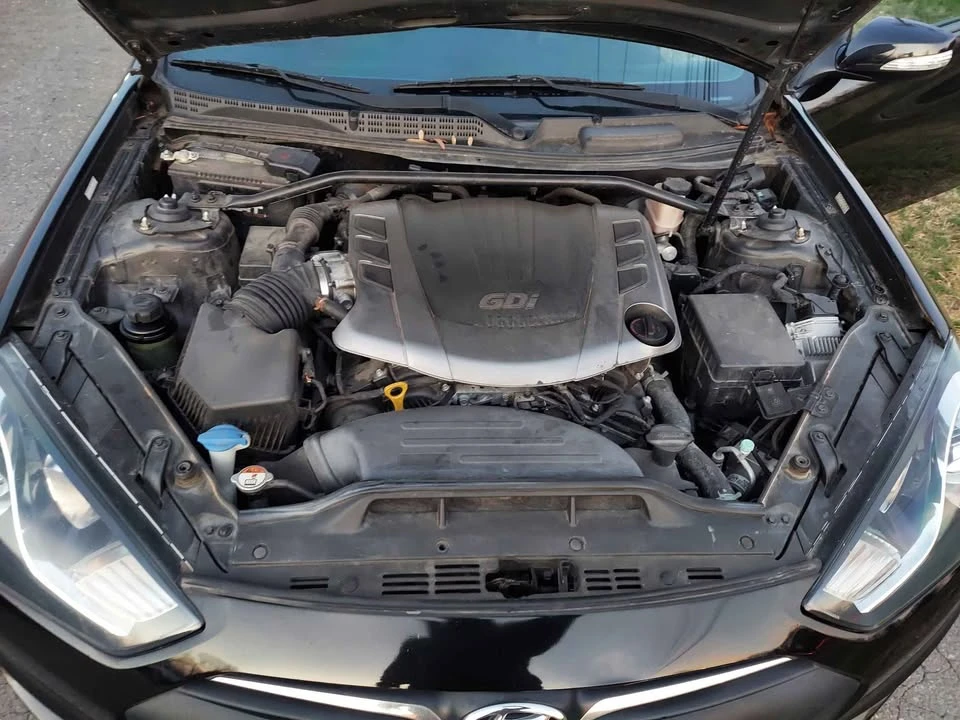 2016 Hyundai Genesis Coupe - Image 17 of 19
