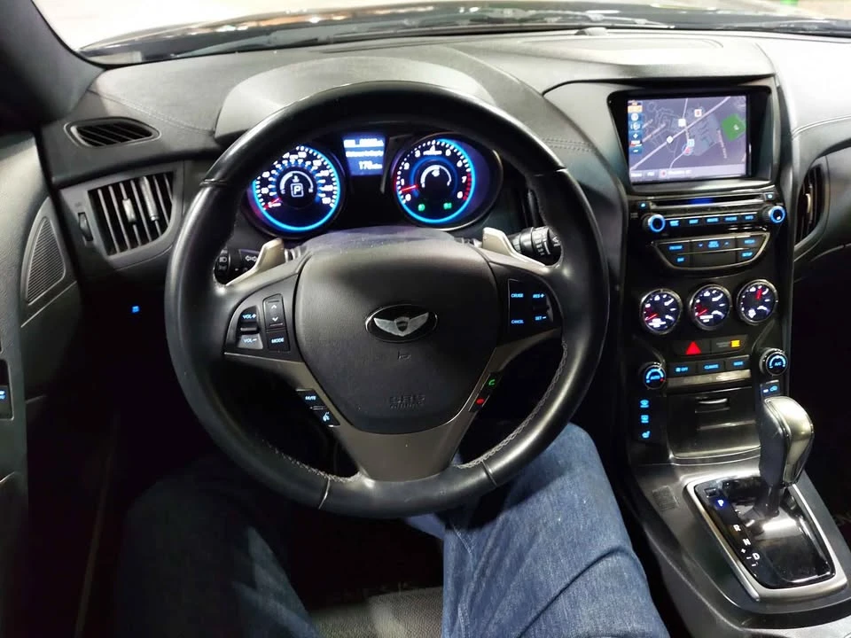 2016 Hyundai Genesis Coupe - Image 12 of 19