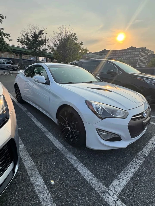 2016 Hyundai Genesis Coupe - Image 3 of 5