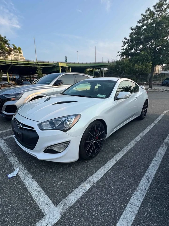 2016 Hyundai Genesis Coupe - Image 2 of 5