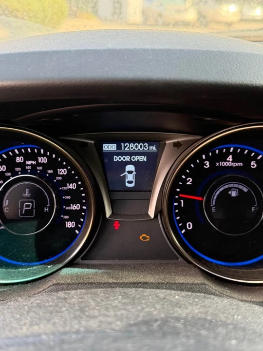2016 Hyundai Genesis Coupe - Image 5 of 19