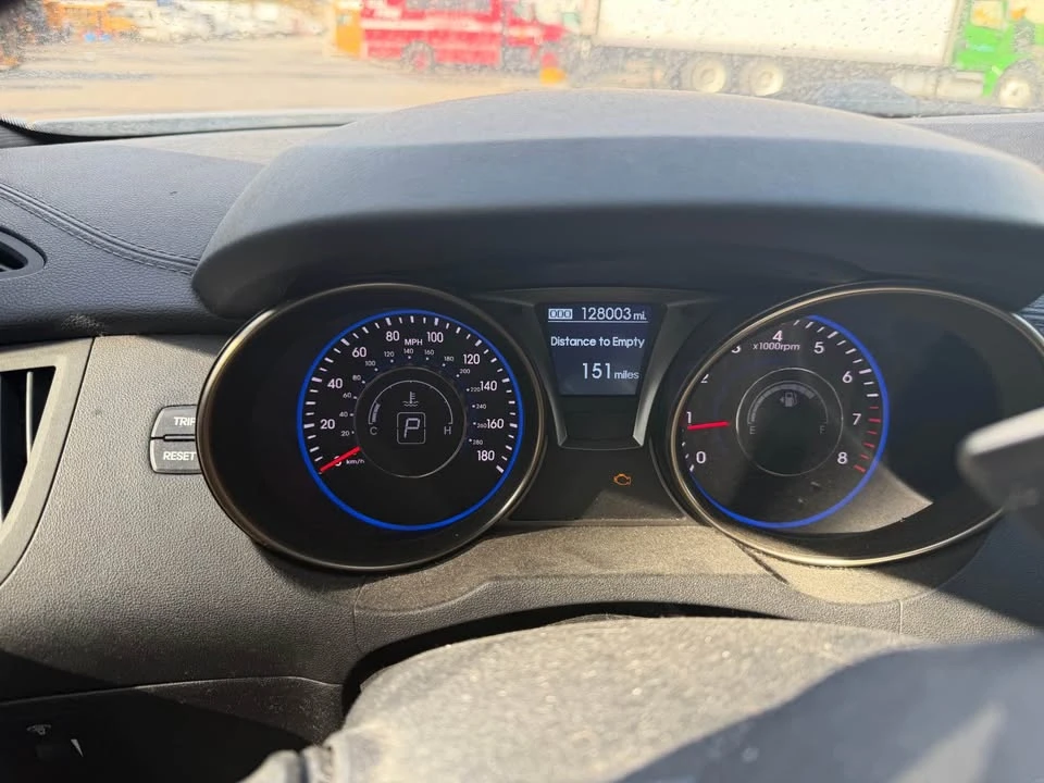 2016 Hyundai Genesis Coupe - Image 17 of 19