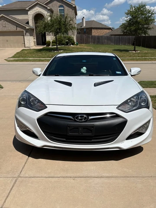 2016 Hyundai Genesis Coupe - Image 2 of 4