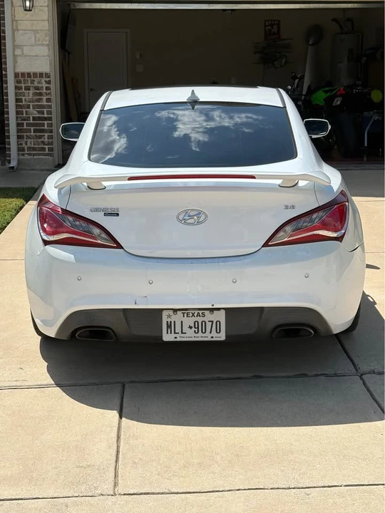 2016 Hyundai Genesis Coupe - Image 3 of 4