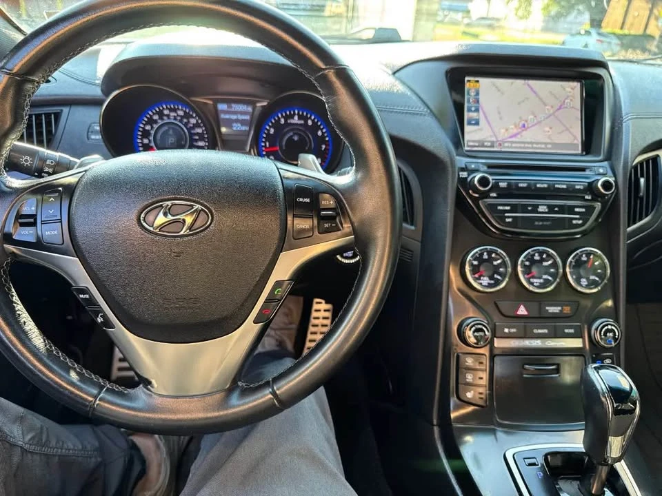 2016 Hyundai Genesis Coupe - Image 18 of 20