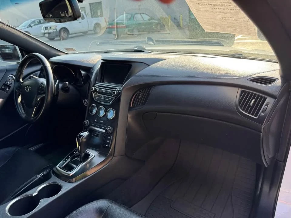 2016 Hyundai Genesis Coupe - Image 17 of 20