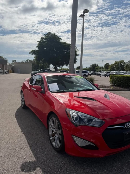 2016 Hyundai Genesis Coupe - Image 2 of 10