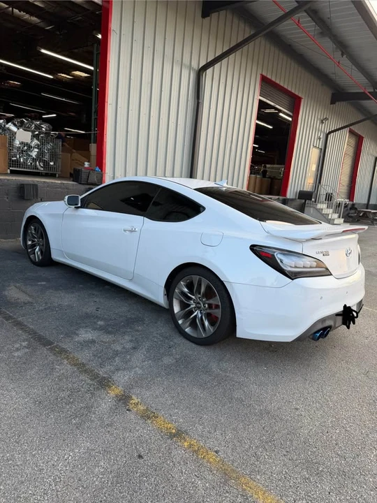 2016 Hyundai Genesis Coupe - Image 2 of 6