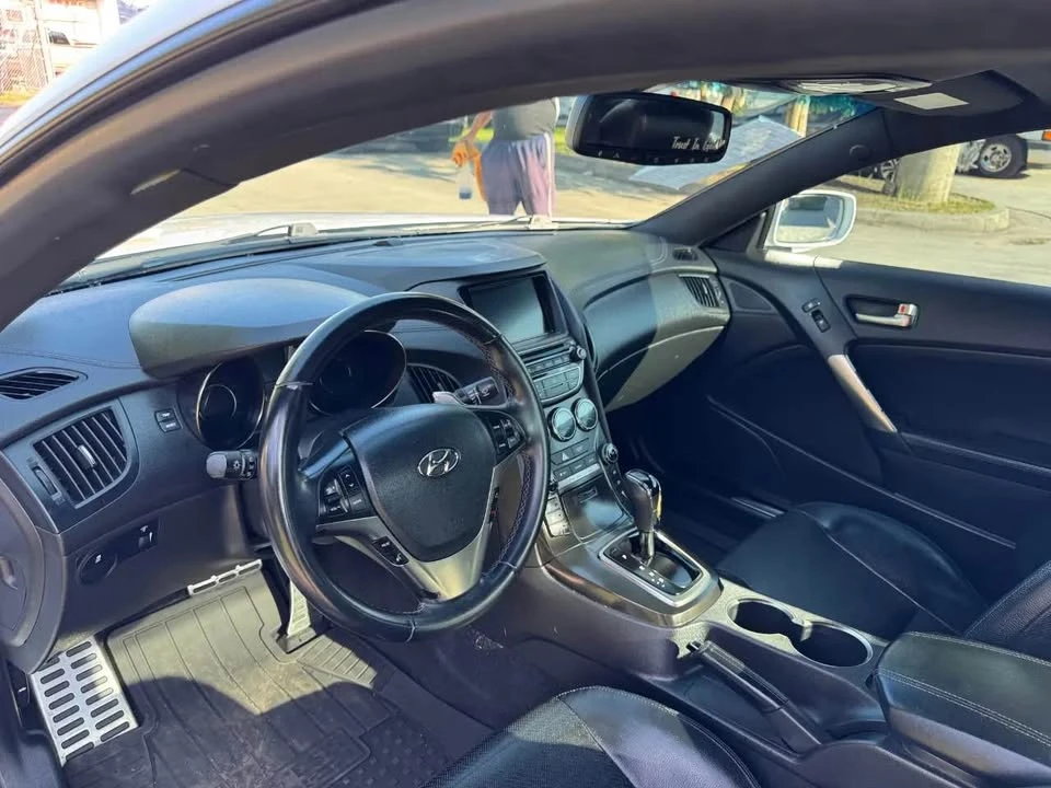 2016 Hyundai Genesis Coupe - Image 12 of 20