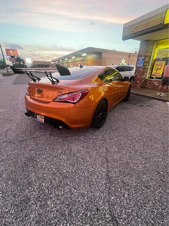 2016 Hyundai Genesis Coupe - Image 9 of 12