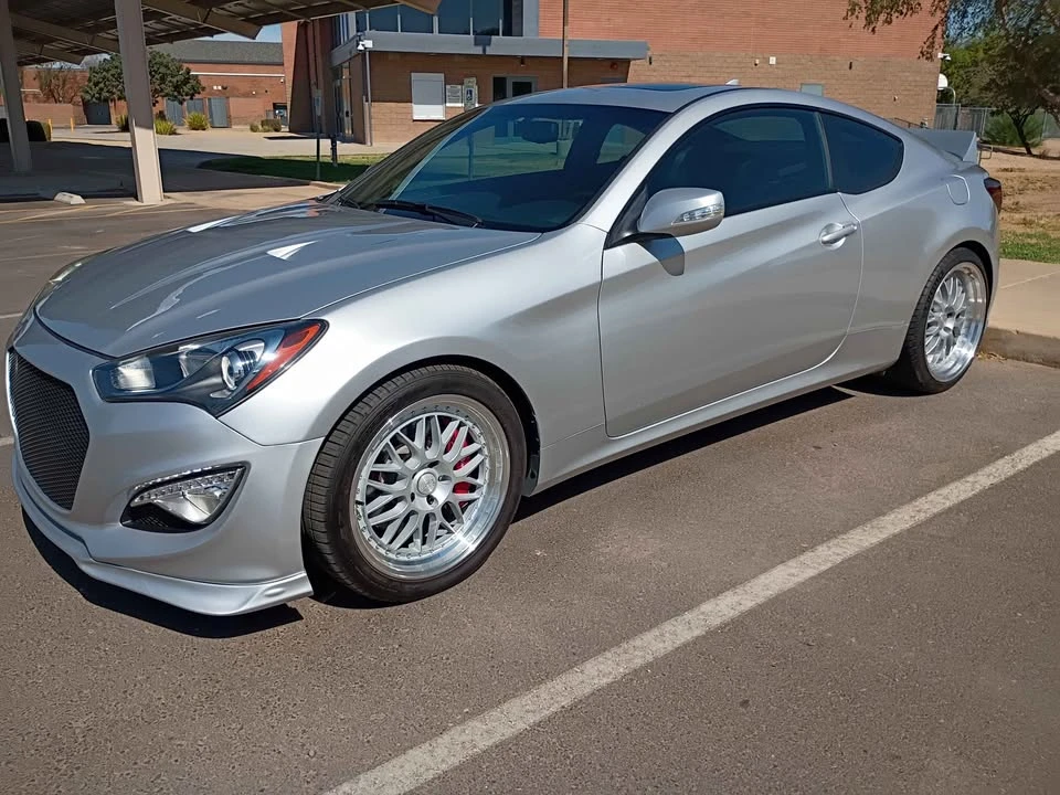 2016 Hyundai Genesis Coupe - Image 2 of 13