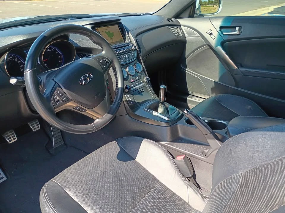 2016 Hyundai Genesis Coupe - Image 6 of 13