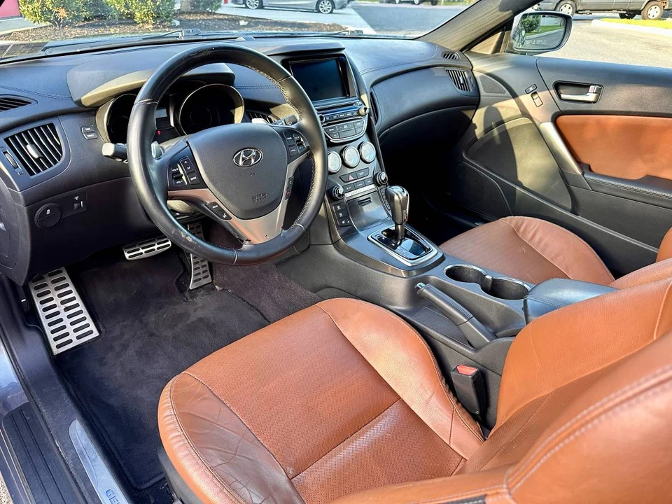 2016 Hyundai Genesis Coupe - Image 11 of 20