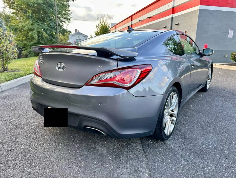 2016 Hyundai Genesis Coupe - Image 5 of 20