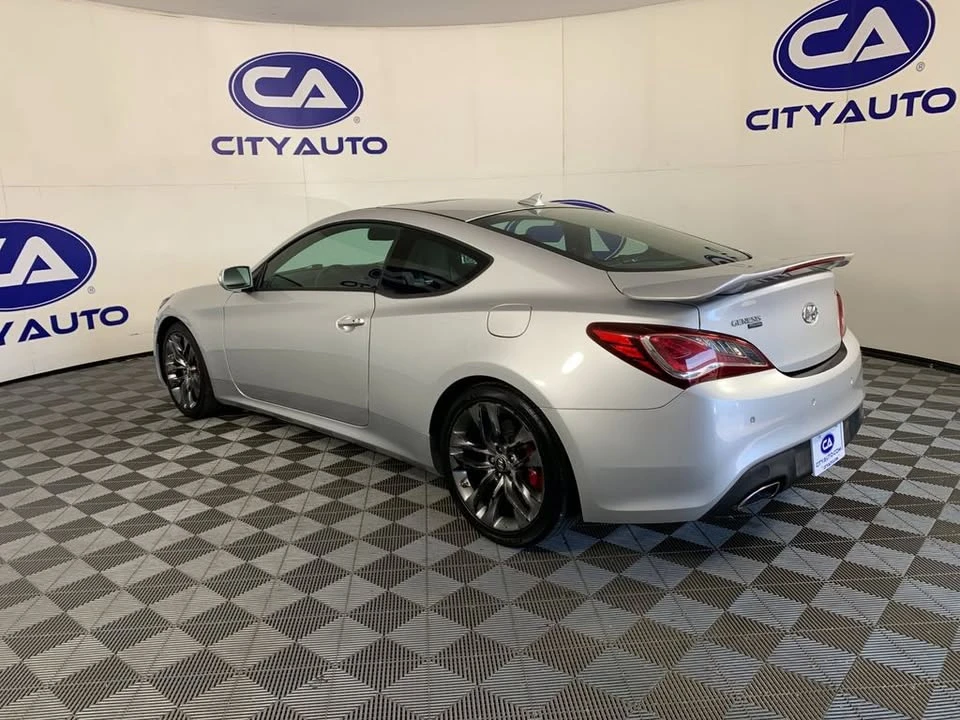 2016 Hyundai Genesis Coupe - Image 5 of 5