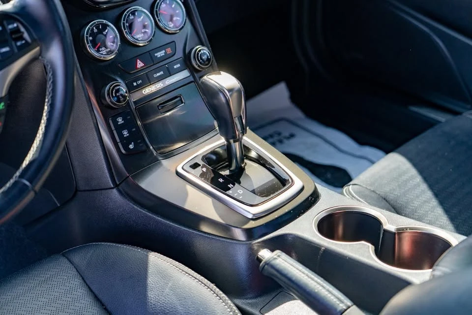 2016 Hyundai Genesis Coupe - Image 13 of 15