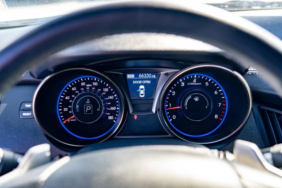 2016 Hyundai Genesis Coupe - Image 14 of 15