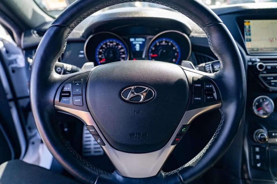 2016 Hyundai Genesis Coupe - Image 15 of 15