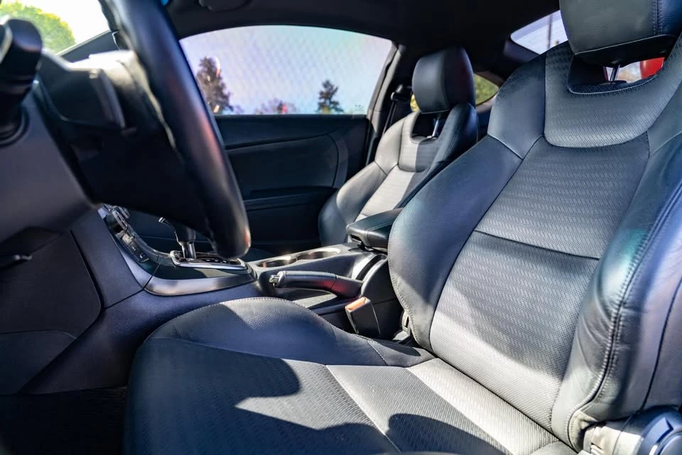 2016 Hyundai Genesis Coupe - Image 10 of 15