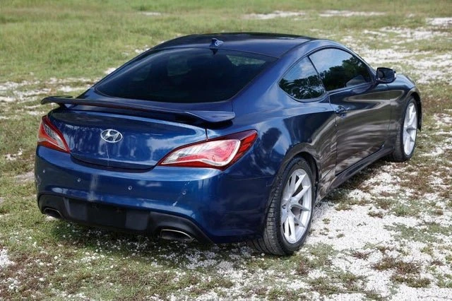 2016 Hyundai Genesis Coupe - Image 11 of 19