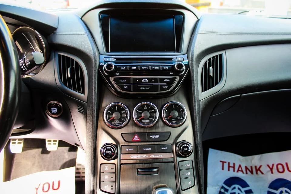 2016 Hyundai Genesis Coupe - Image 11 of 14