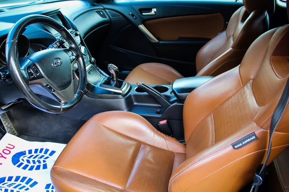 2016 Hyundai Genesis Coupe - Image 8 of 14