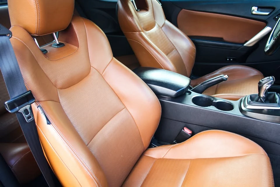 2016 Hyundai Genesis Coupe - Image 9 of 14