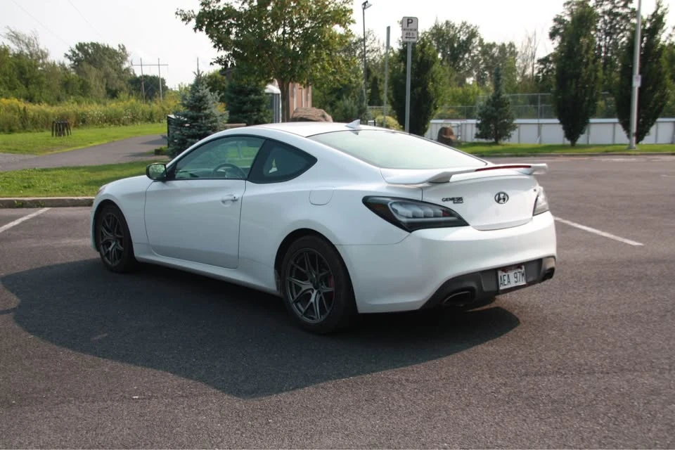 2016 Hyundai Genesis Coupe - Image 8 of 20