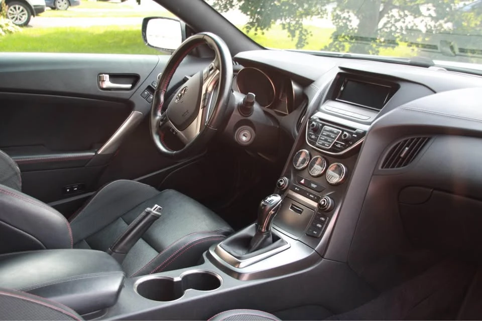 2016 Hyundai Genesis Coupe - Image 11 of 20