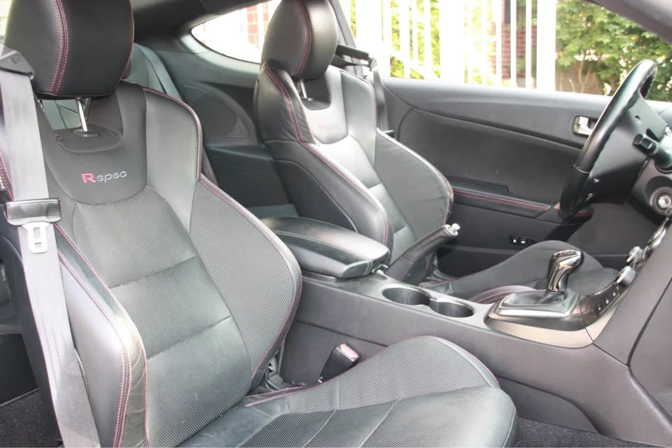 2016 Hyundai Genesis Coupe - Image 13 of 20