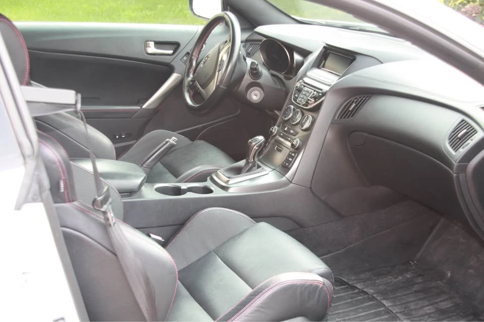 2016 Hyundai Genesis Coupe - Image 12 of 20