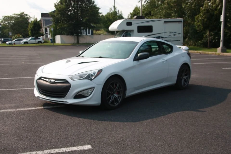 2016 Hyundai Genesis Coupe - Image 2 of 20
