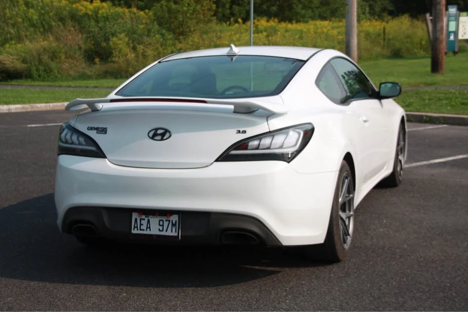 2016 Hyundai Genesis Coupe - Image 5 of 20