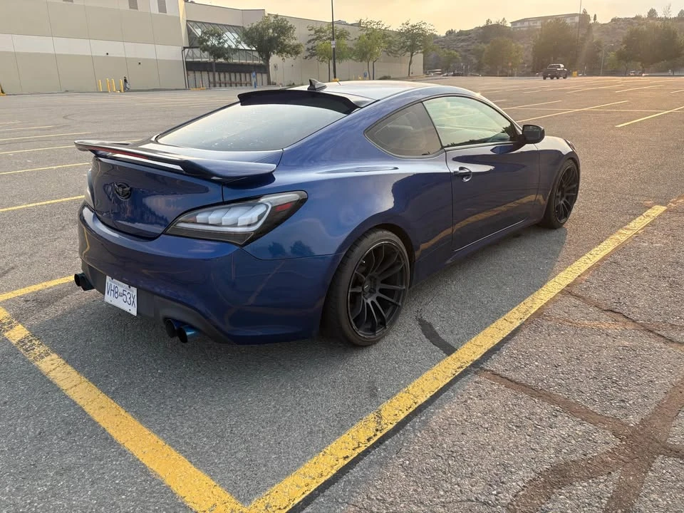 2016 Hyundai Genesis Coupe - Image 5 of 10