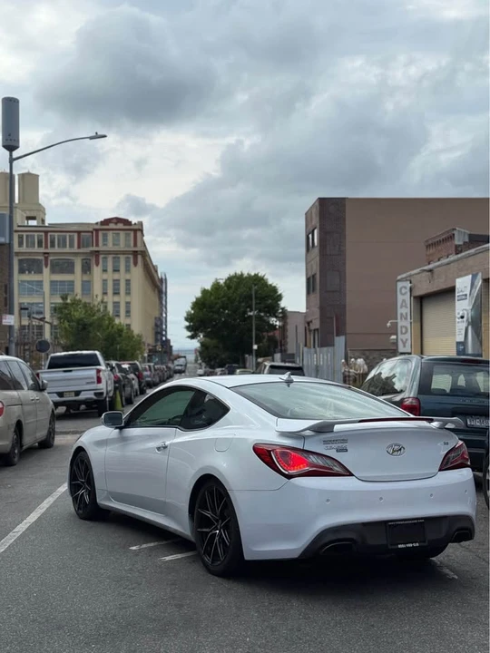 2016 Hyundai Genesis Coupe - Image 2 of 5