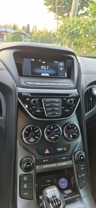2016 Hyundai Genesis Coupe - Image 2 of 17
