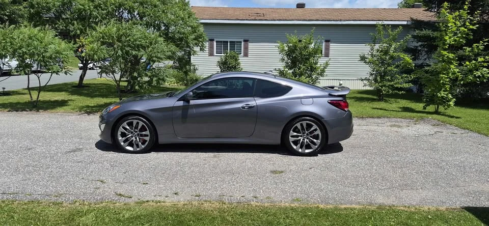 2016 Hyundai Genesis Coupe - Image 16 of 17