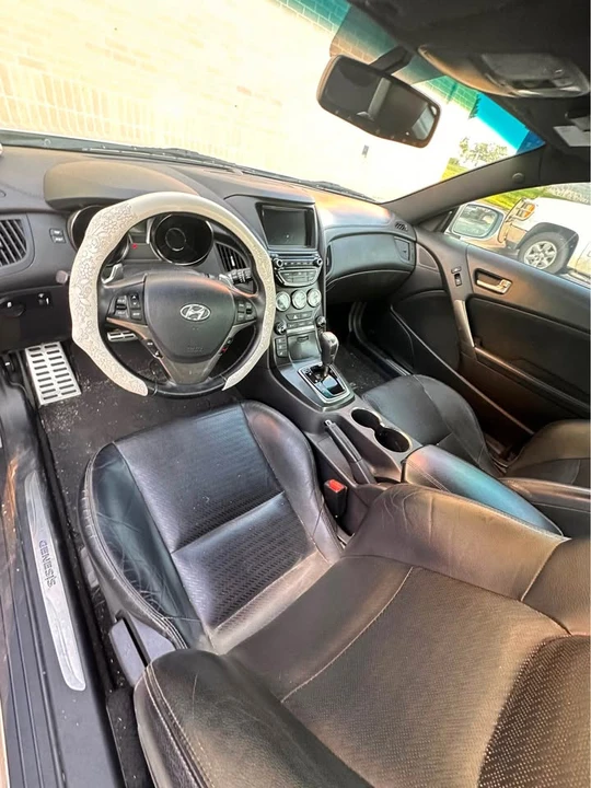 2016 Hyundai Genesis Coupe - Image 2 of 4