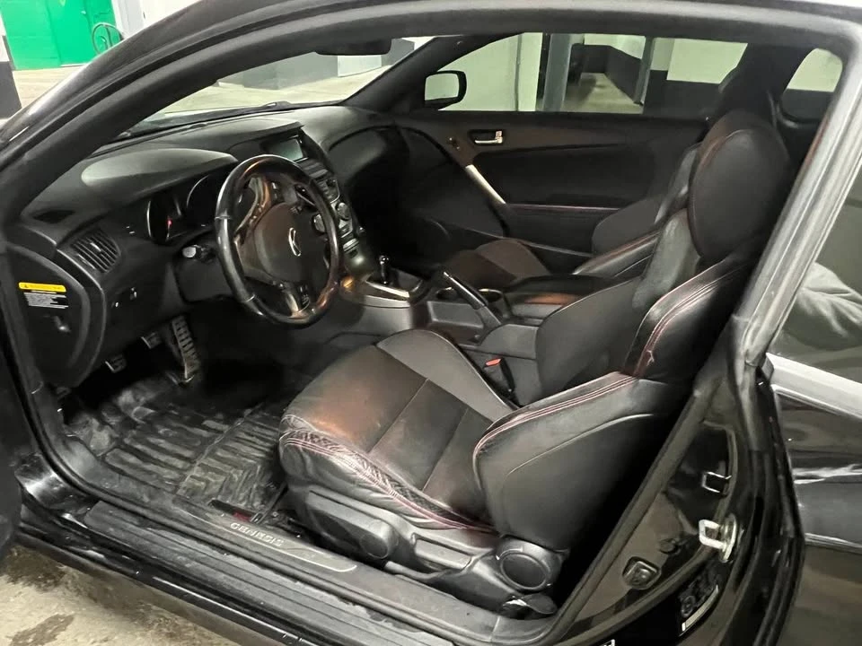 2016 Hyundai Genesis Coupe - Image 10 of 11