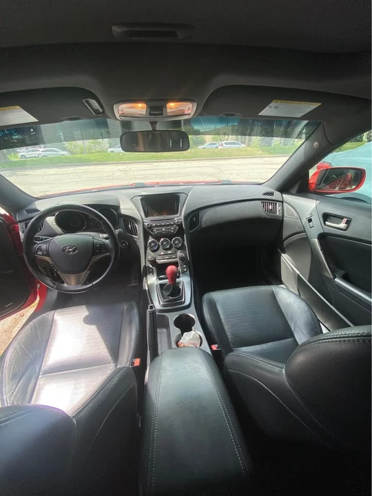 2016 Hyundai Genesis Coupe - Image 10 of 13