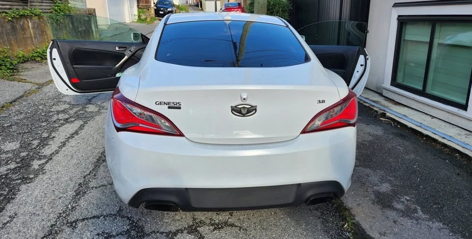 2016 Hyundai Genesis Coupe - Image 3 of 4