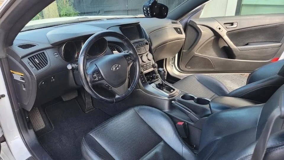2016 Hyundai Genesis Coupe - Image 4 of 4