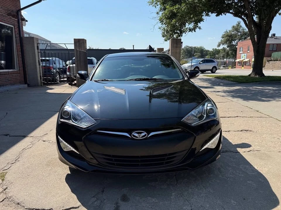2016 Hyundai Genesis Coupe - Image 2 of 18