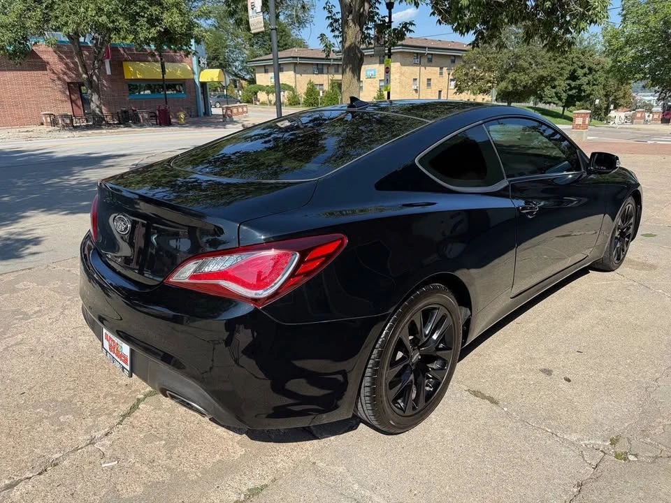 2016 Hyundai Genesis Coupe - Image 5 of 18