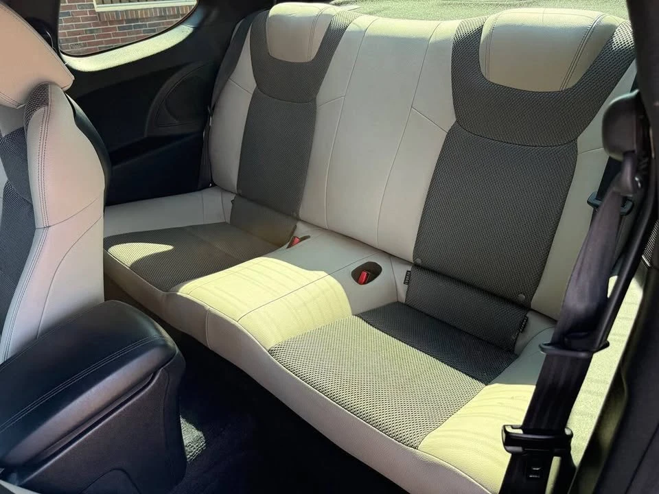 2016 Hyundai Genesis Coupe - Image 11 of 18