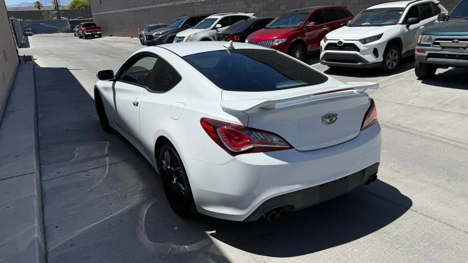 2016 Hyundai Genesis Coupe - Image 5 of 19