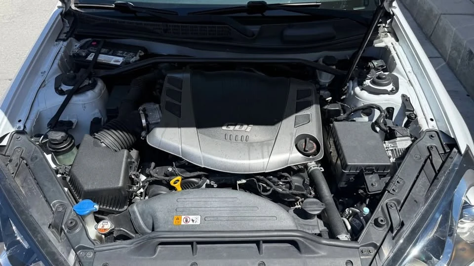 2016 Hyundai Genesis Coupe - Image 15 of 19