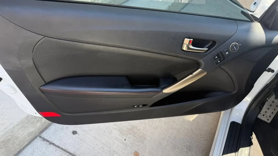 2016 Hyundai Genesis Coupe - Image 13 of 19